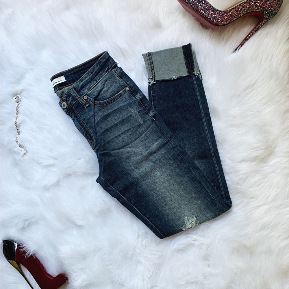 Distressed denim Jeans